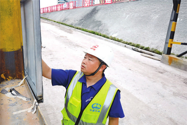 掘进横断山 砥砺青春路——记中铁一局集团第四工程有限公司高级工程师韩方瑾