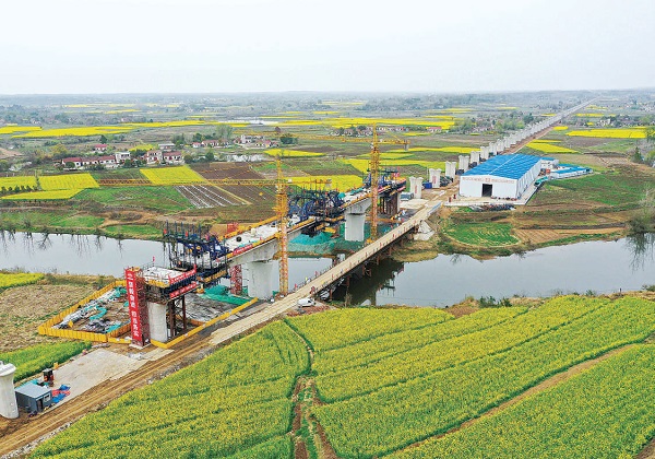 荆荆铁路已进入全线建设高峰期